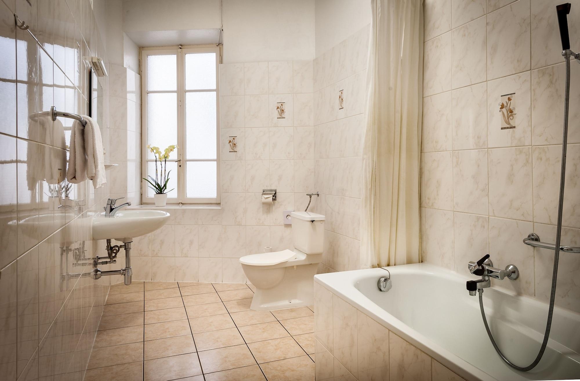 EasyRooms dell'Angelo Locarno Eksteriør bilde