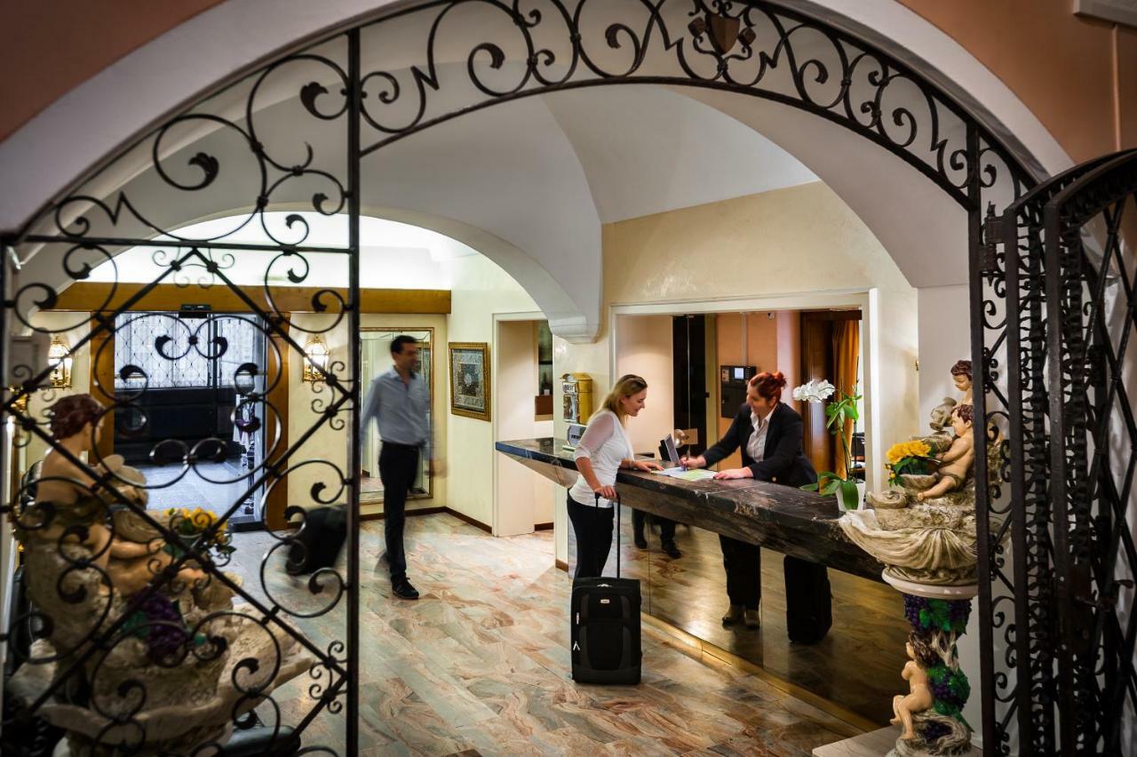 EasyRooms dell'Angelo Locarno Eksteriør bilde
